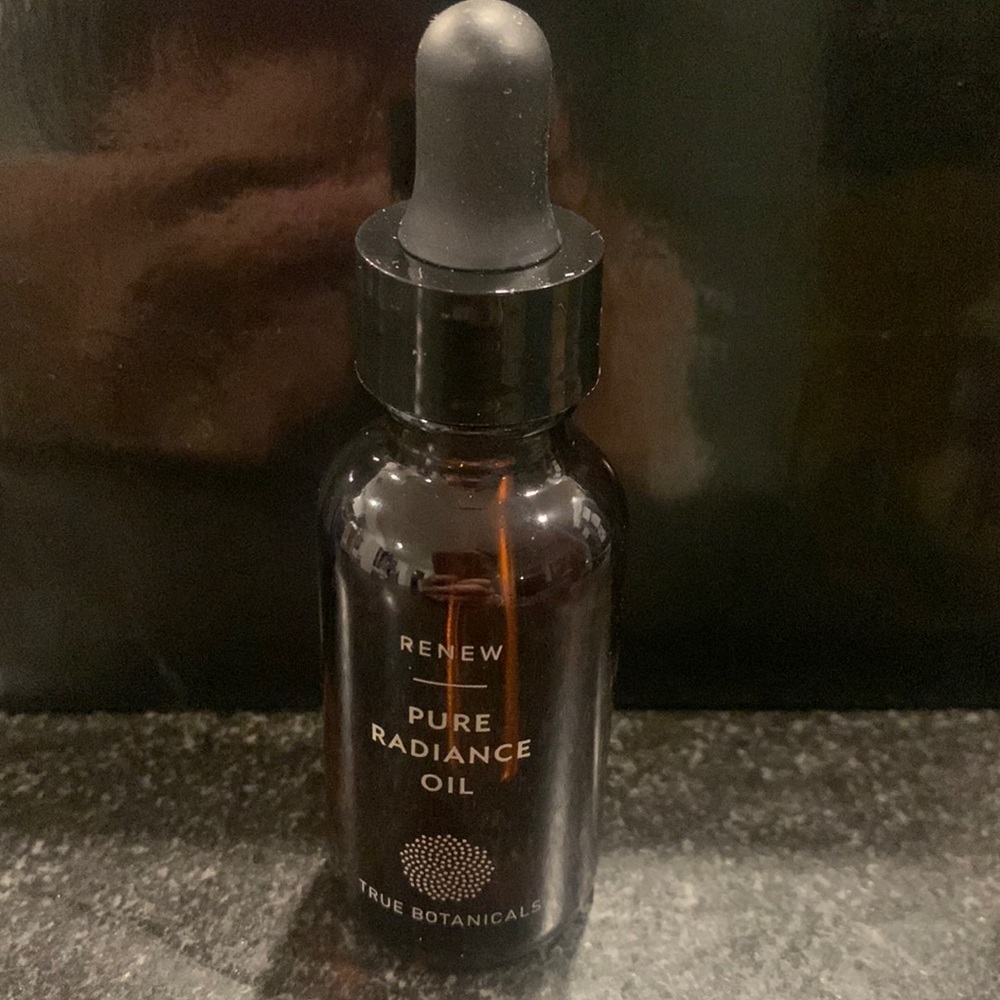 New! True Botanicals Renew Pure Radiance Oil. 1fl oz.